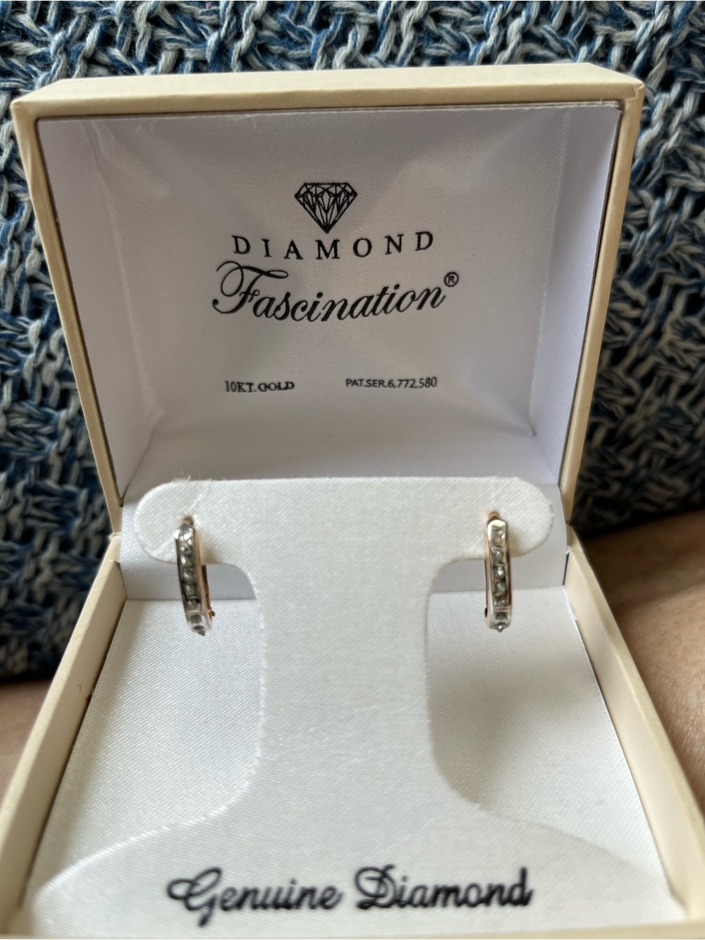 10K White Gold Diamond Oval Hoop Earrings NWT